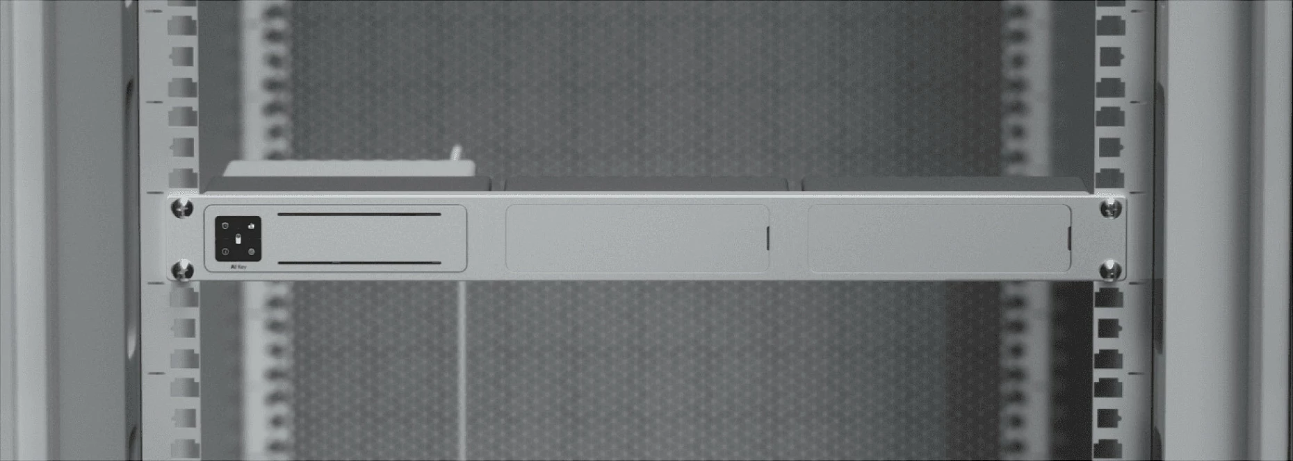 Mbajtëse rack 1U Ubiquiti UniFi AI Key Rack Mount, alumin, e bardhë