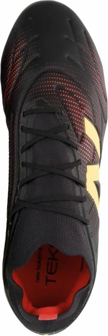 Atlete futbolli New Balance Tekela Team FG V5, të zeza