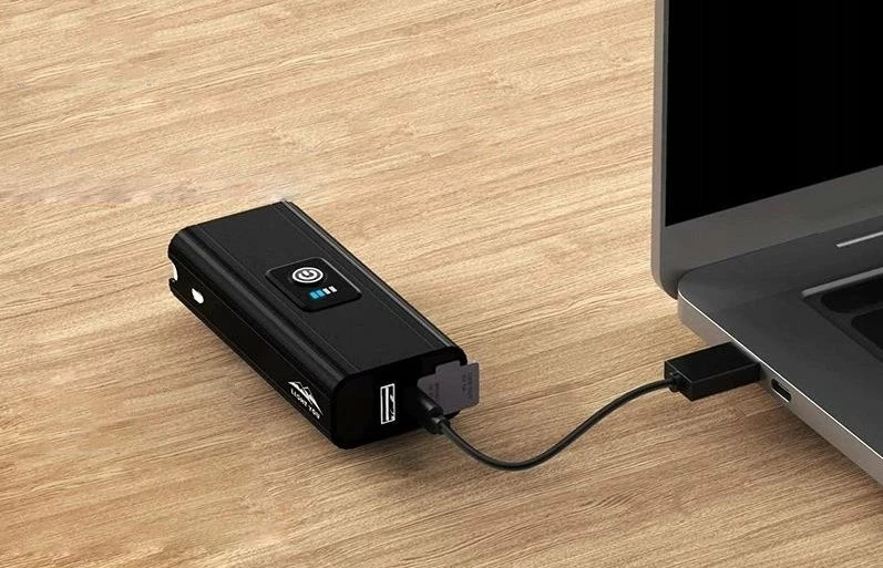 Set dritash biçiklete NoName 1600lm, microUSB, përpara/mbrapa, i zi, 2 copë