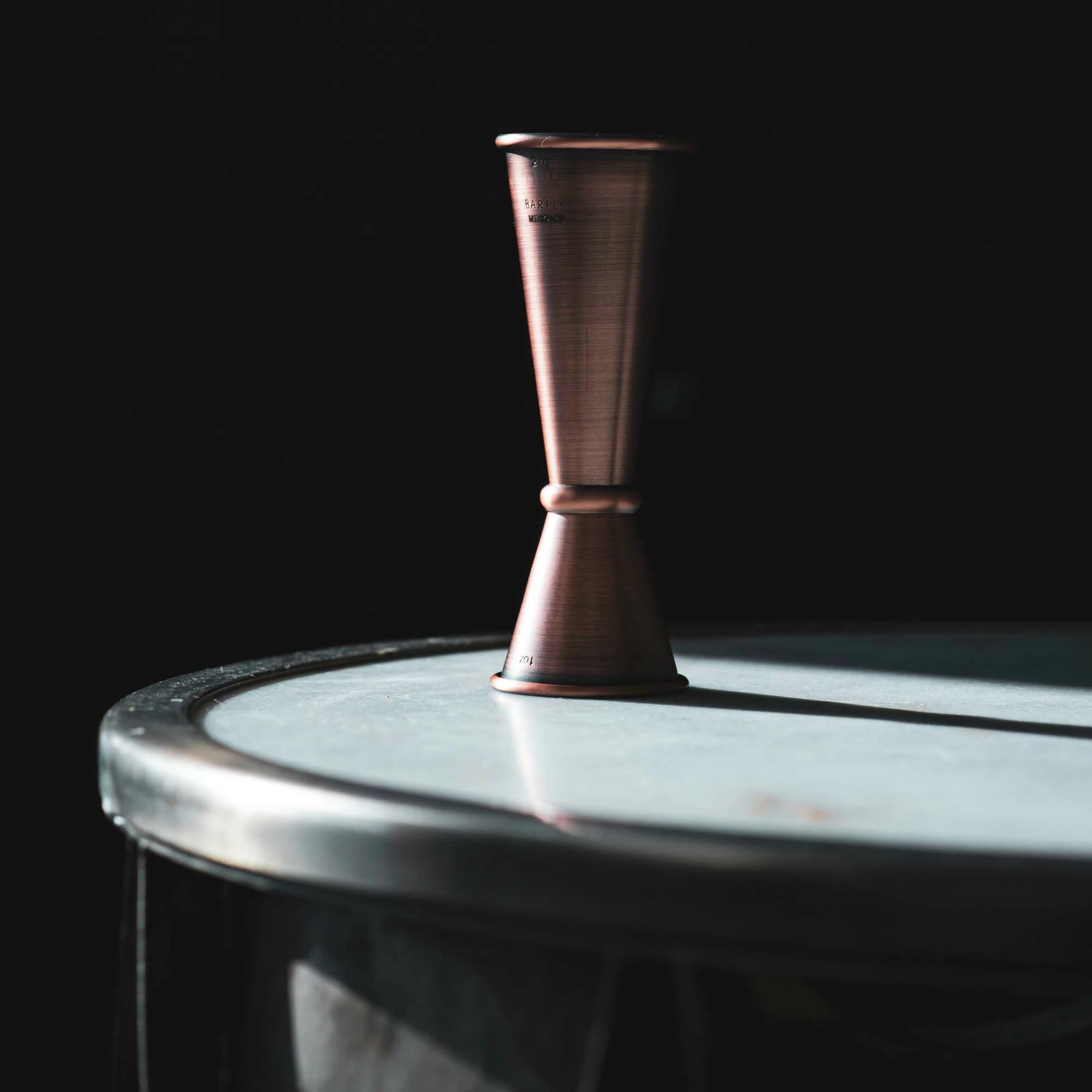 Matës koktejesh bell me buzë të drejtë, BarFly M37098ACP, 25/50 ml, çelik inox 18/8, bakër antik