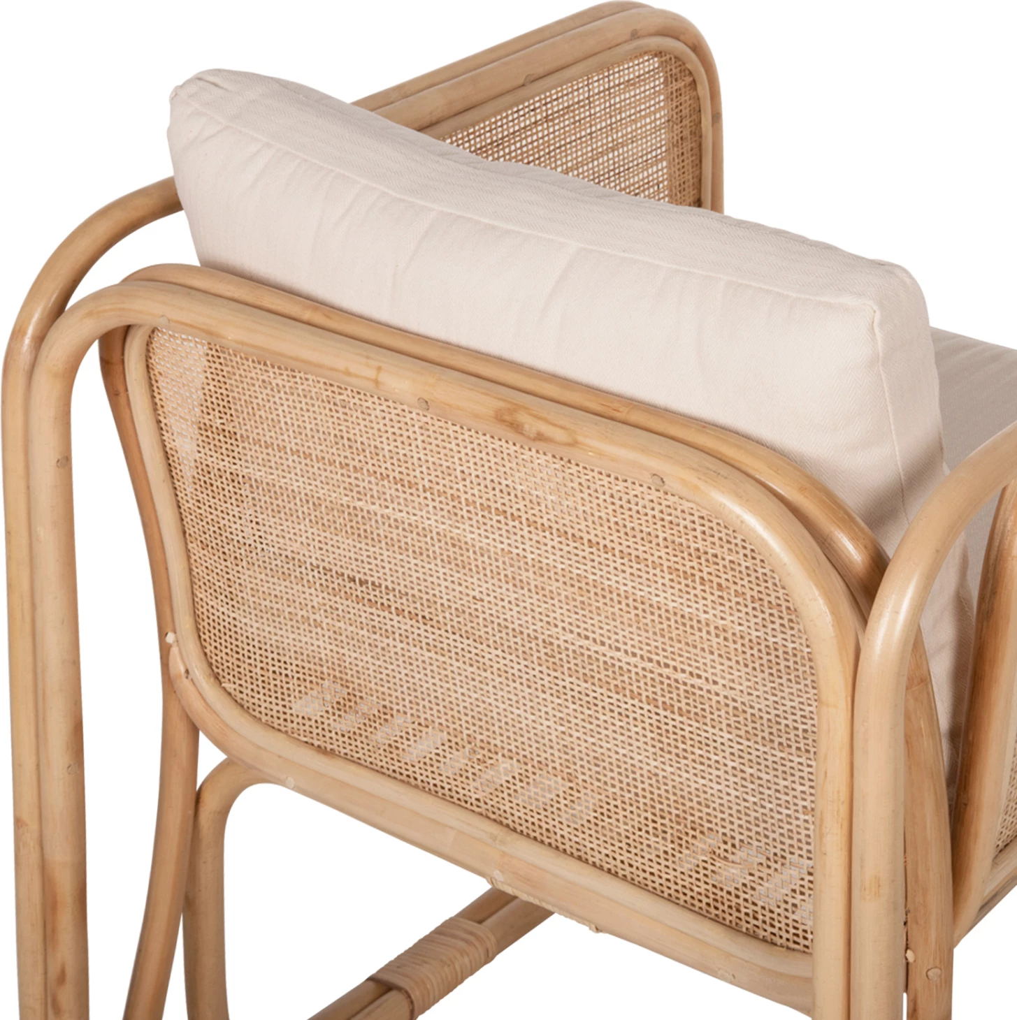 Karrige Wendy FH9816 prej ratanit, ngjyrë natyrale e lëmuar - jastëkë të bardhë, 73x72x84H cm