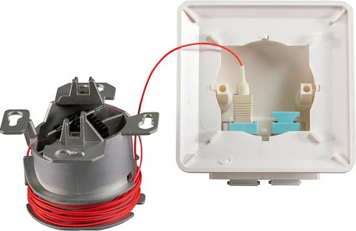 Prizë fiber optike EFB Elektronik FTTH-OUTLET-SC-OM3, 2 porta, 80x80x40 mm, e bardhë