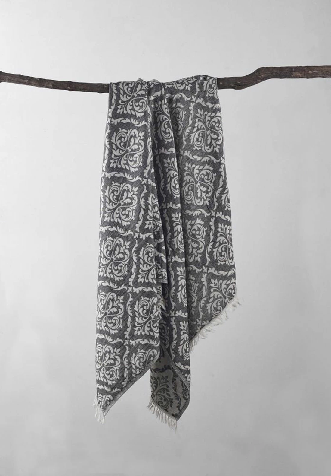 Peshqir plazhi Fouta, model Barok, ngjyrë e zezë, Mijölnir, 90x170cm