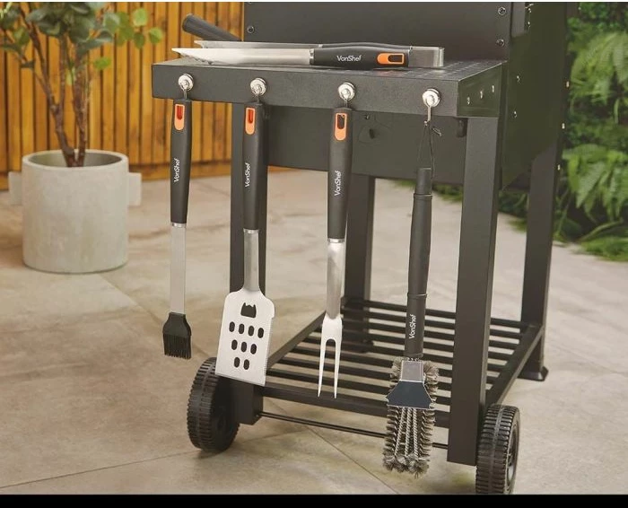 Set veglash për BBQ VonShef 1000384, 5 copë, me çantë ruajtjeje, e zezë