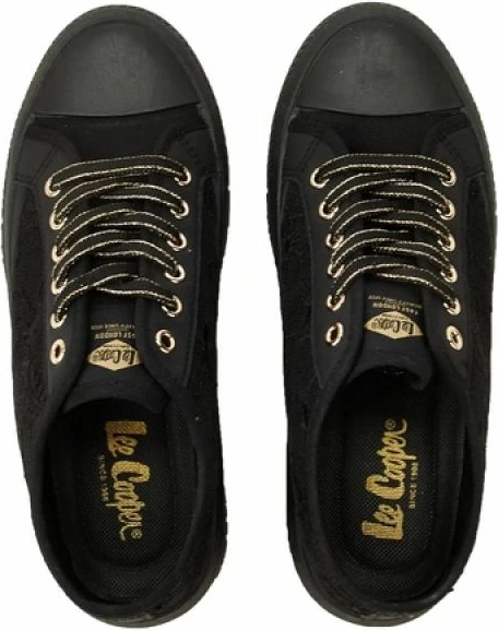 Atlete femra Lee Cooper platformë të zeza