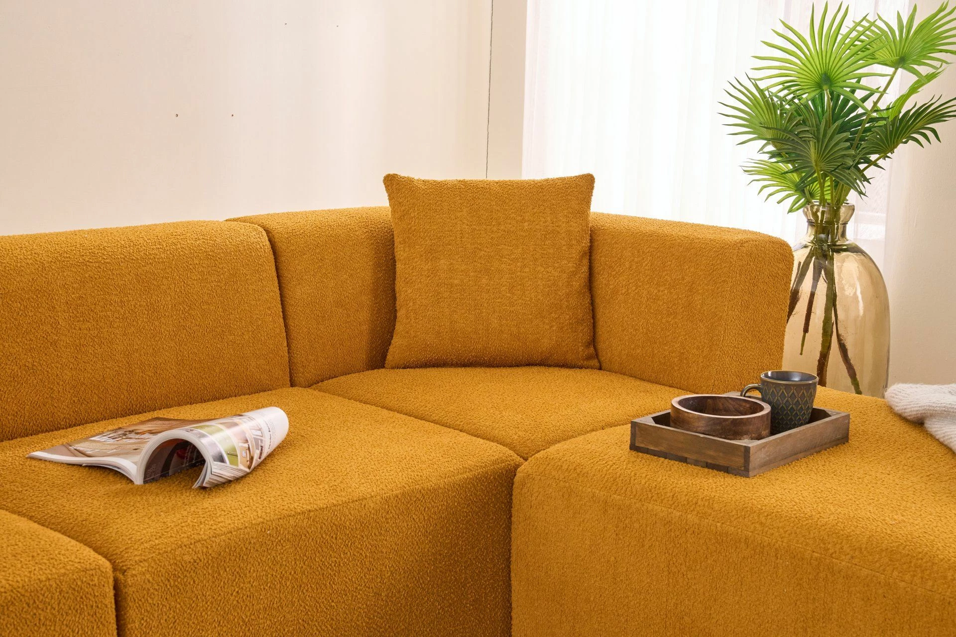 Këndare portokalli Atelier del Sofa, Raks