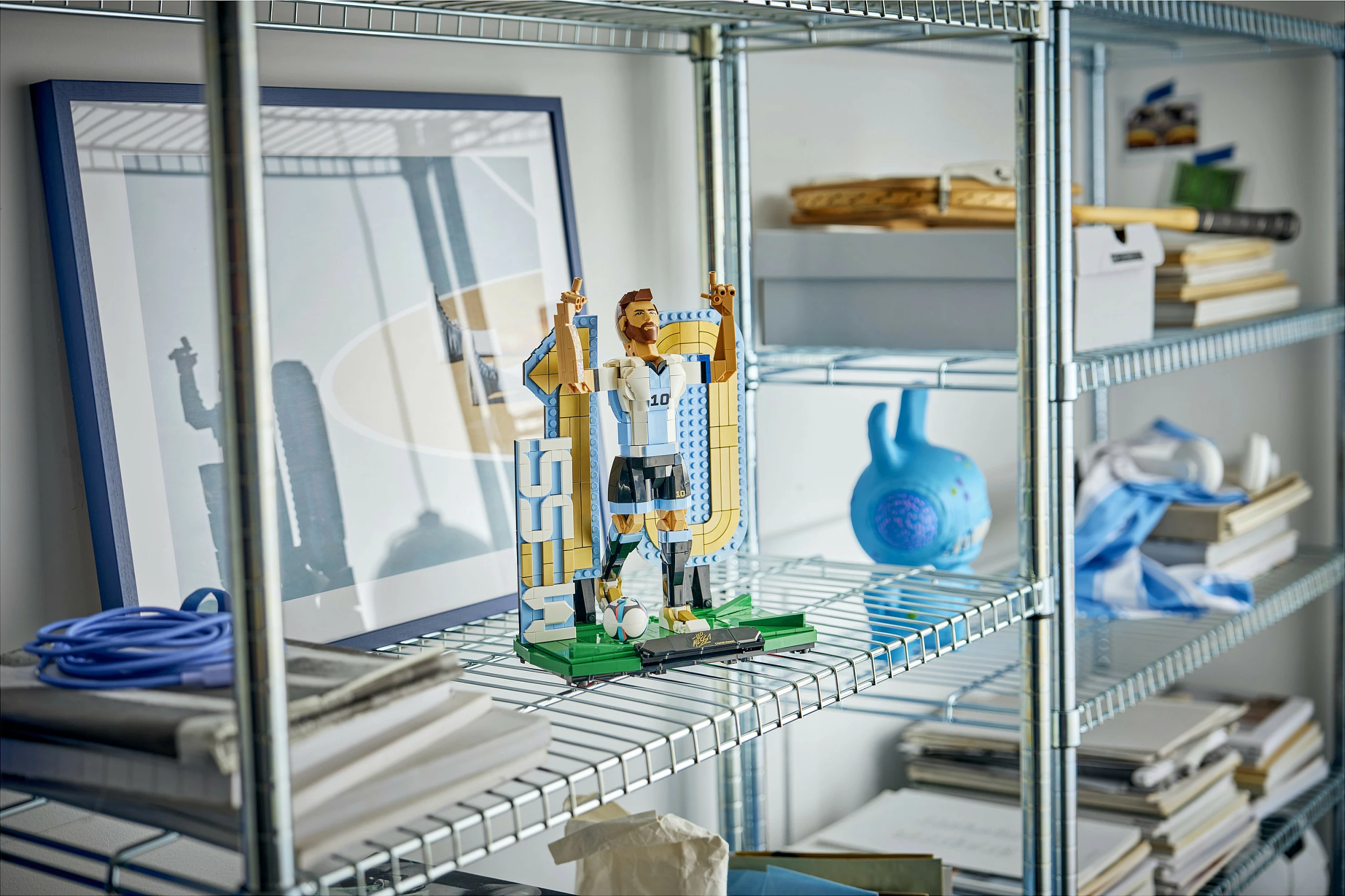 Set ndërtimi LEGO 43015 Lionel Messi – Football Legend, 958 pjesë, shumëngjyrësh