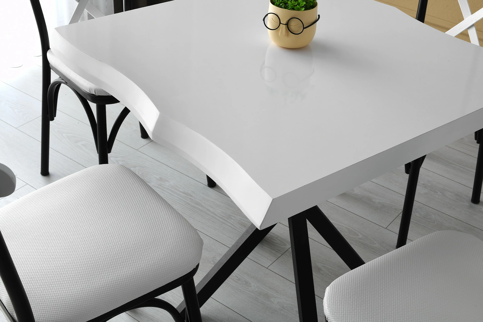 Tavolinë ngrënieje Hanah Home, Safir, 80x80x75cm