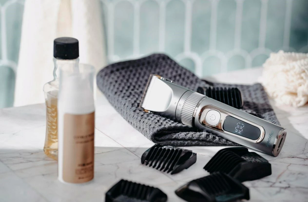 Makinë rroje Adler MS 2843, USB, e zezë