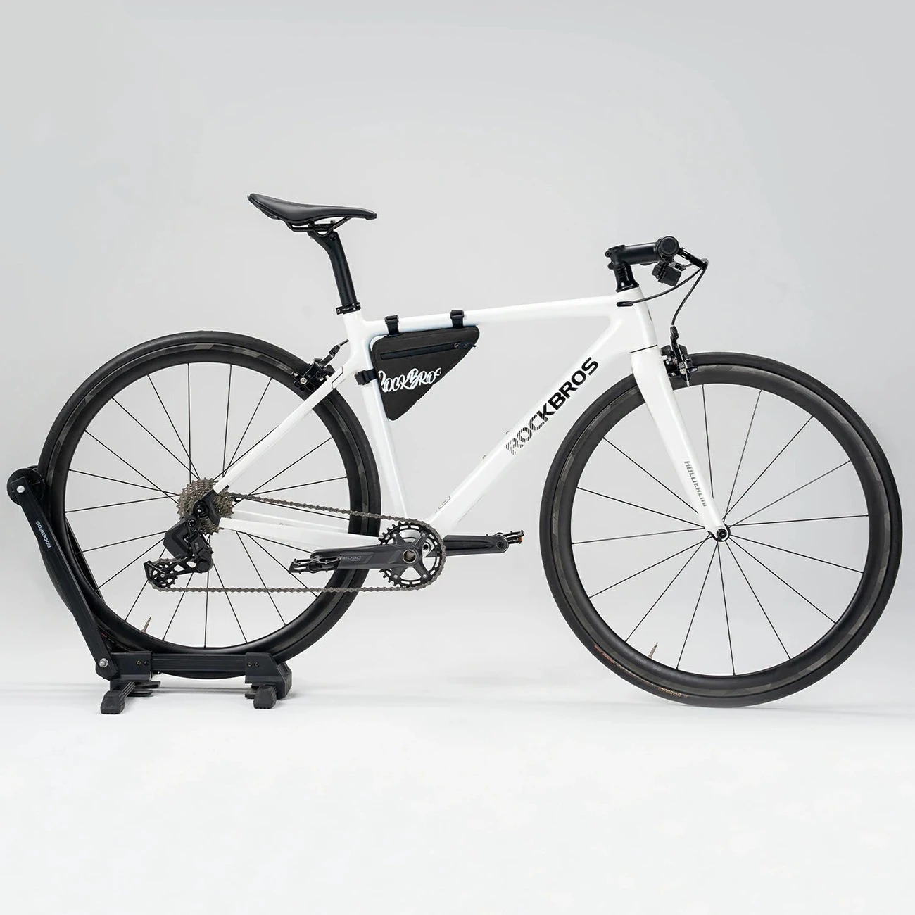 Çantë trekëndore për kornizë biciklete Rockbros G001 Flash Journey 0.8 L, e zezë
