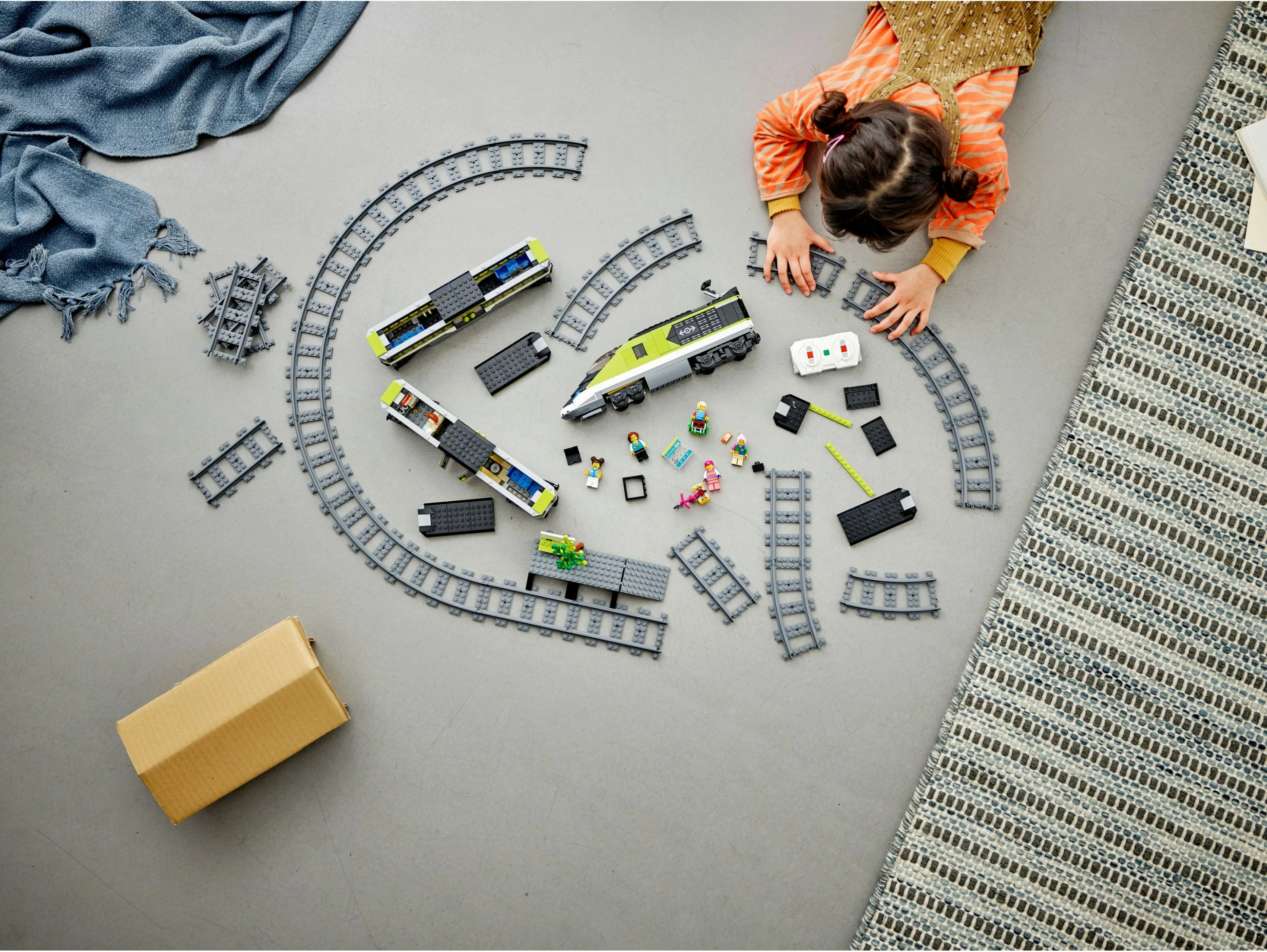 Set ndërtimi LEGO City Express Passenger Train, 7 vjeç e lart, plastik, 764 pjesë, shumëngjyrësh