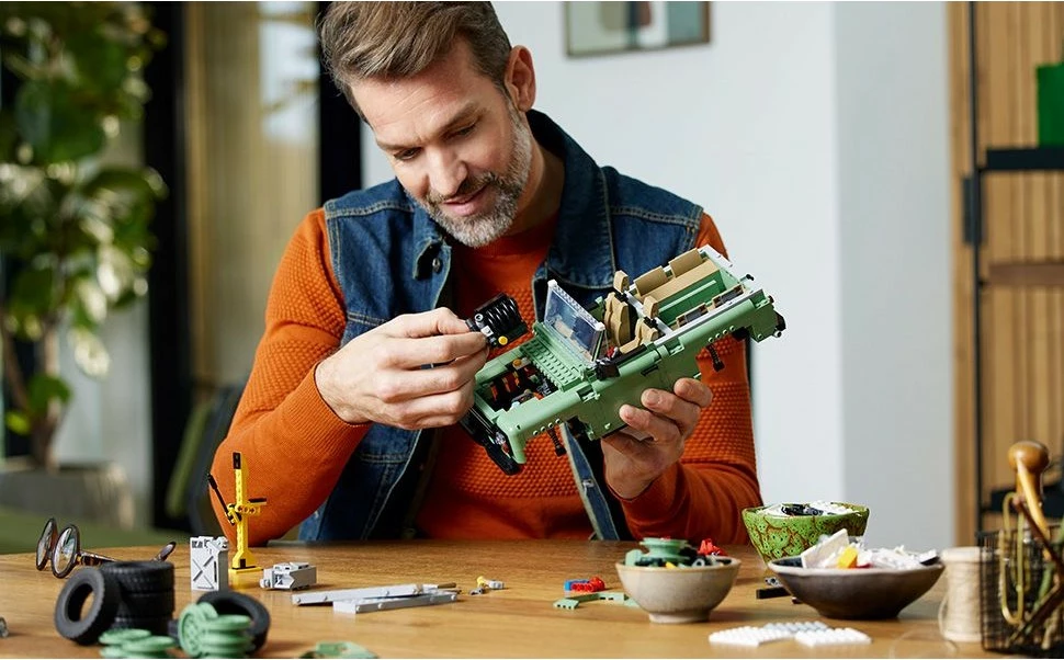 Set ndërtimi LEGO ICONS Land Rover Classic Defender 90, 2336 pjesë, Multikolor