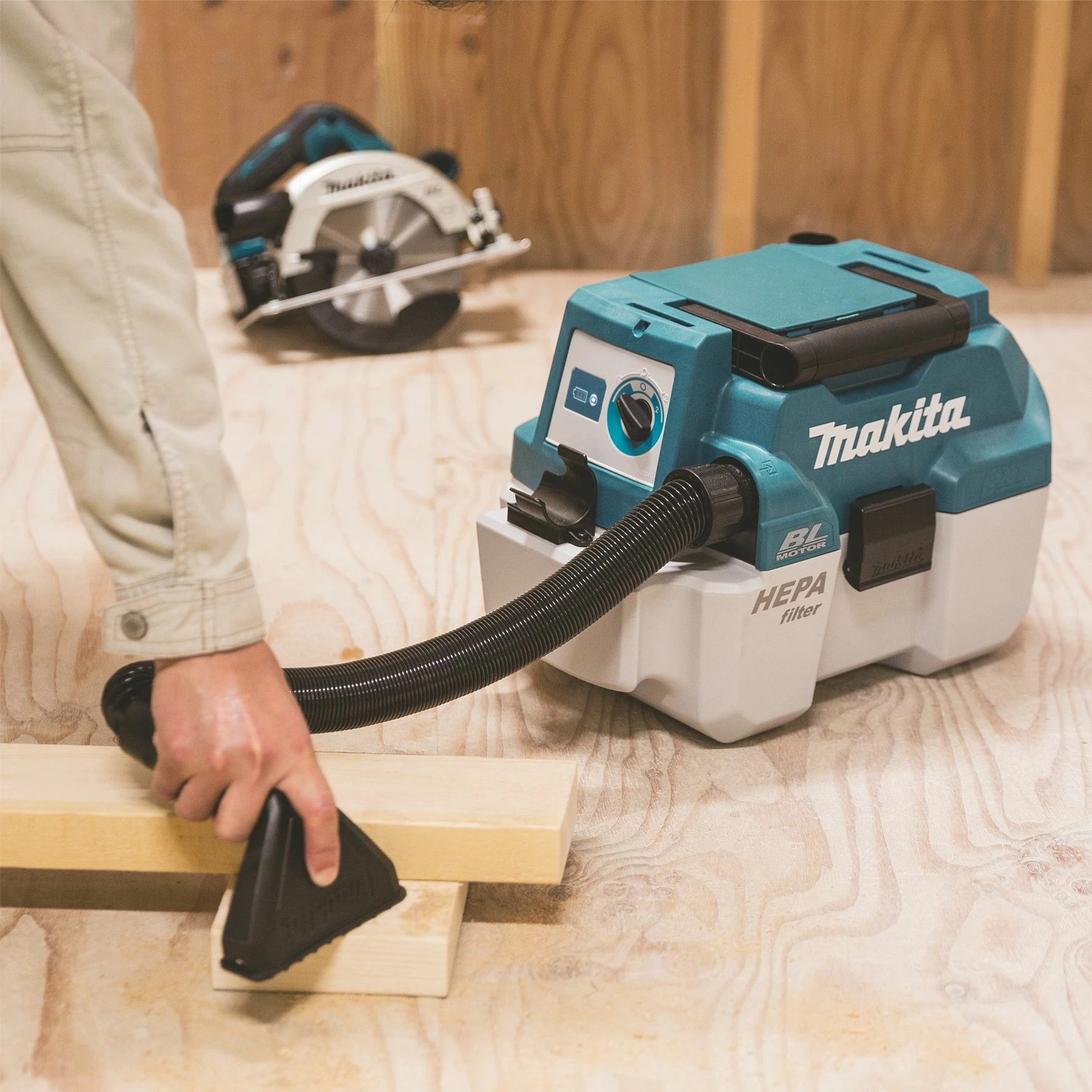 Fshesë industriale Makita DVC750LZX1, 7.5L, pa thasë, HEPA, me bateri, e thatë/lagësht, pa bateri e karikues