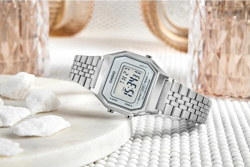 Orë dore digjitale për femra CASIO, argjend