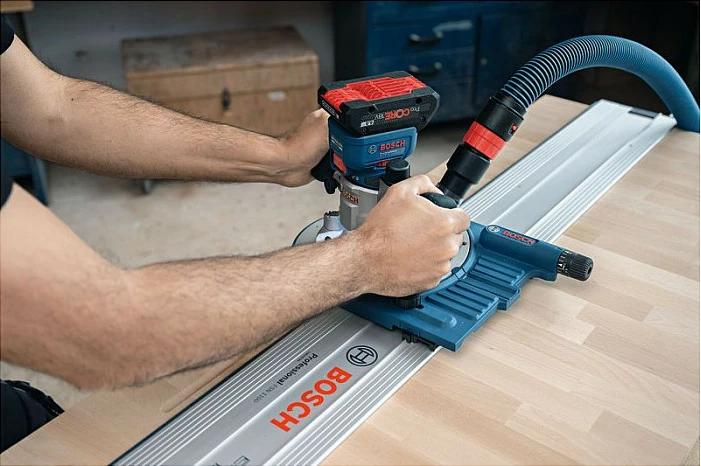 Frezë skajesh me bateri Bosch GKF 18V-8 Professional, 18V, solo, L-BOXX, blu/zezë