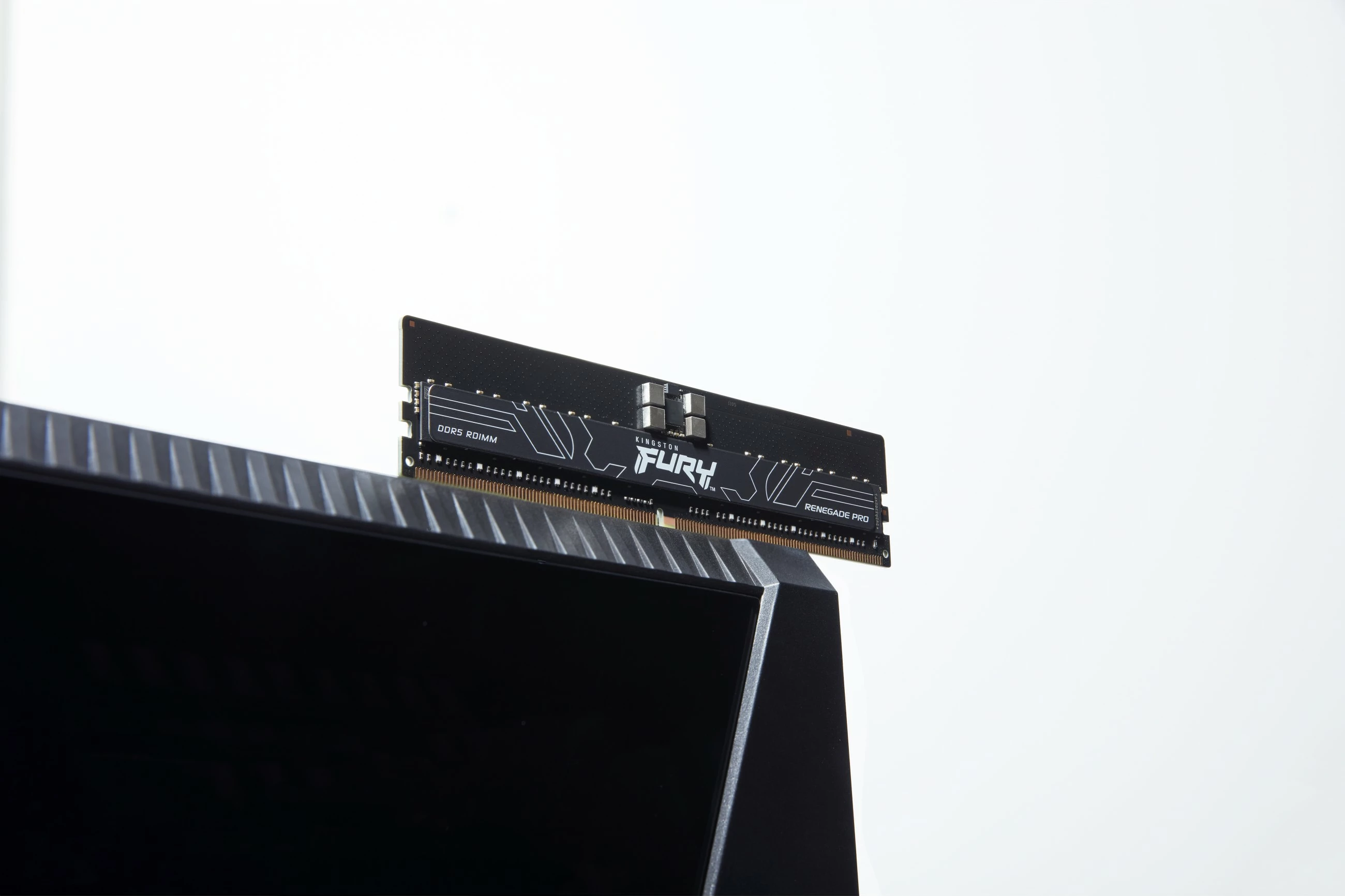 RAM Memorje Kingston FURY Renegade Pro 128GB (4x32GB) DDR5 6800MT/s ECC Reg CL34
