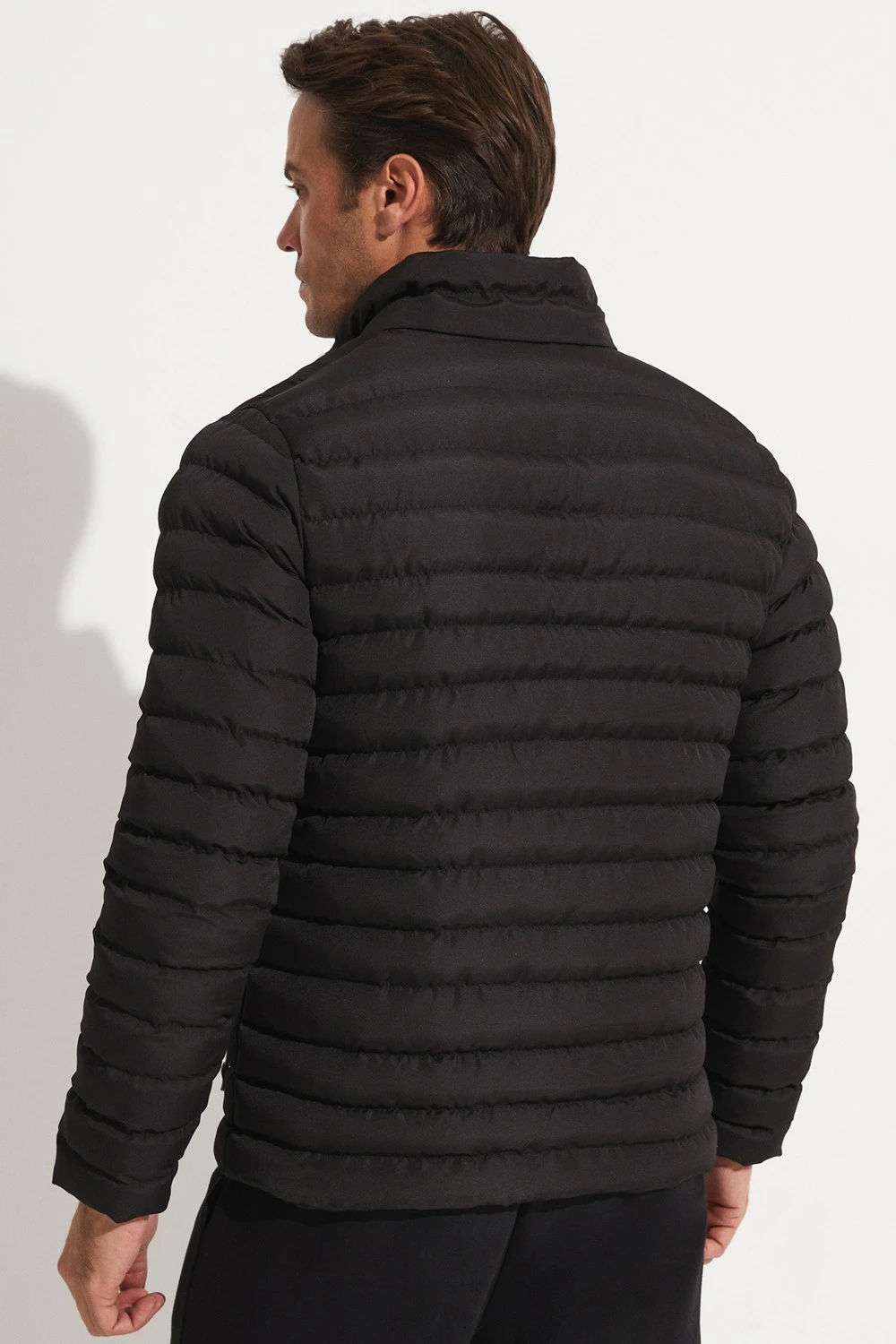 Jakne për meshkuj June, e zezë