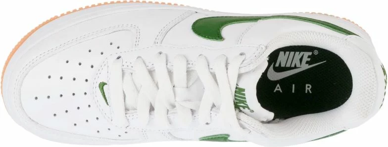 Atlete Nike, të bardha