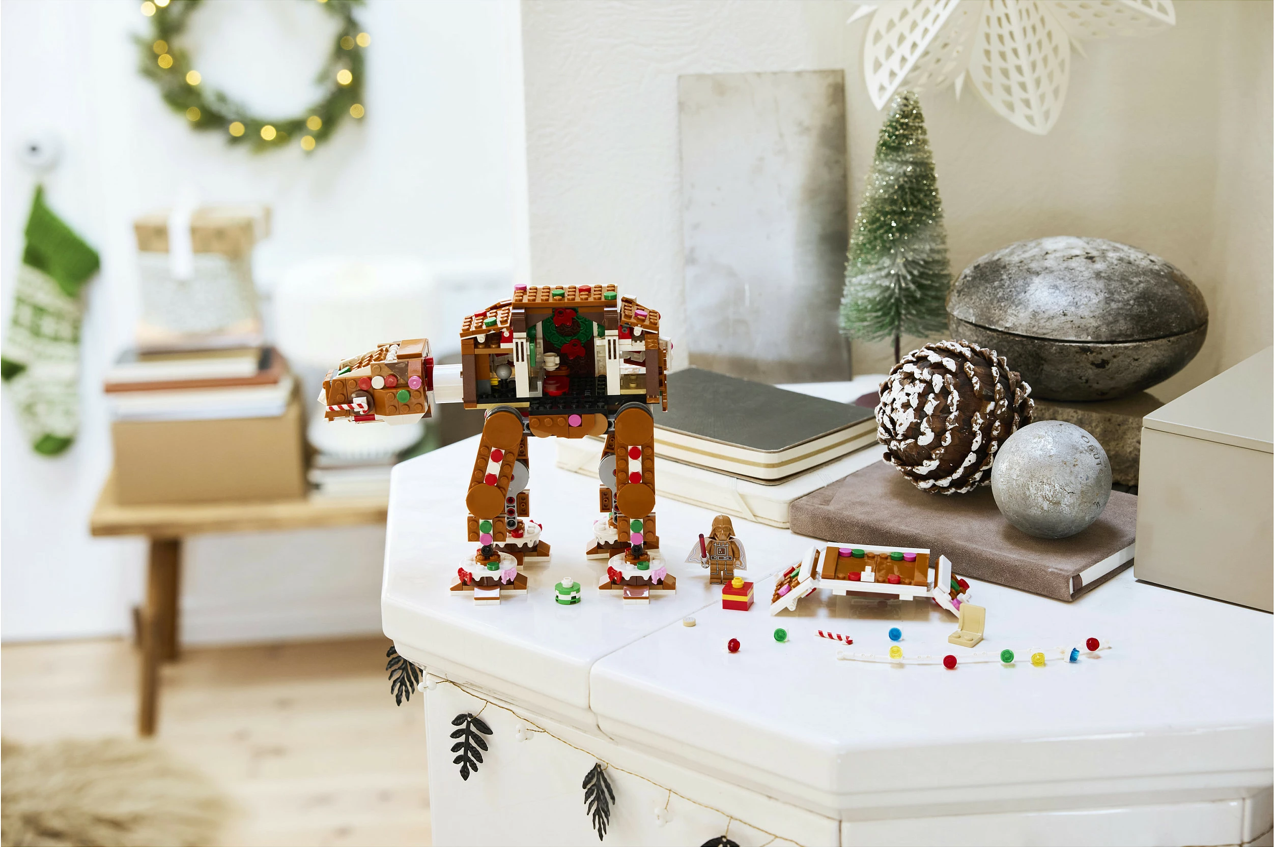 Set LEGO Star Wars 40806 Gingerbread AT-AT, 691 copa, 10+, shumëngjyrësh