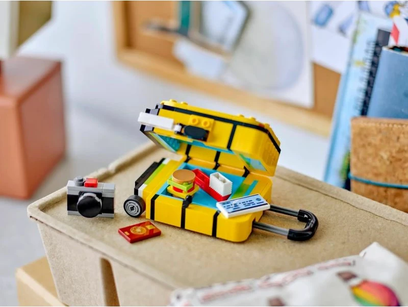 Lodër LEGO për fëmijë, valixhe e verdhë