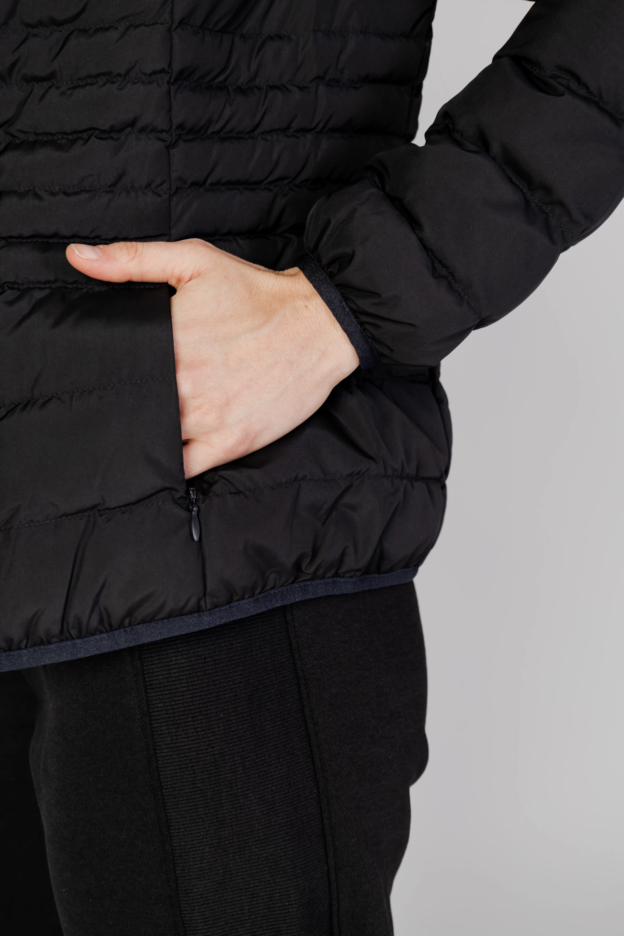Jakne bomber për femra EA7 8NTB23 TNF8Z, e zezë me të artë [Madhësia: XXL]