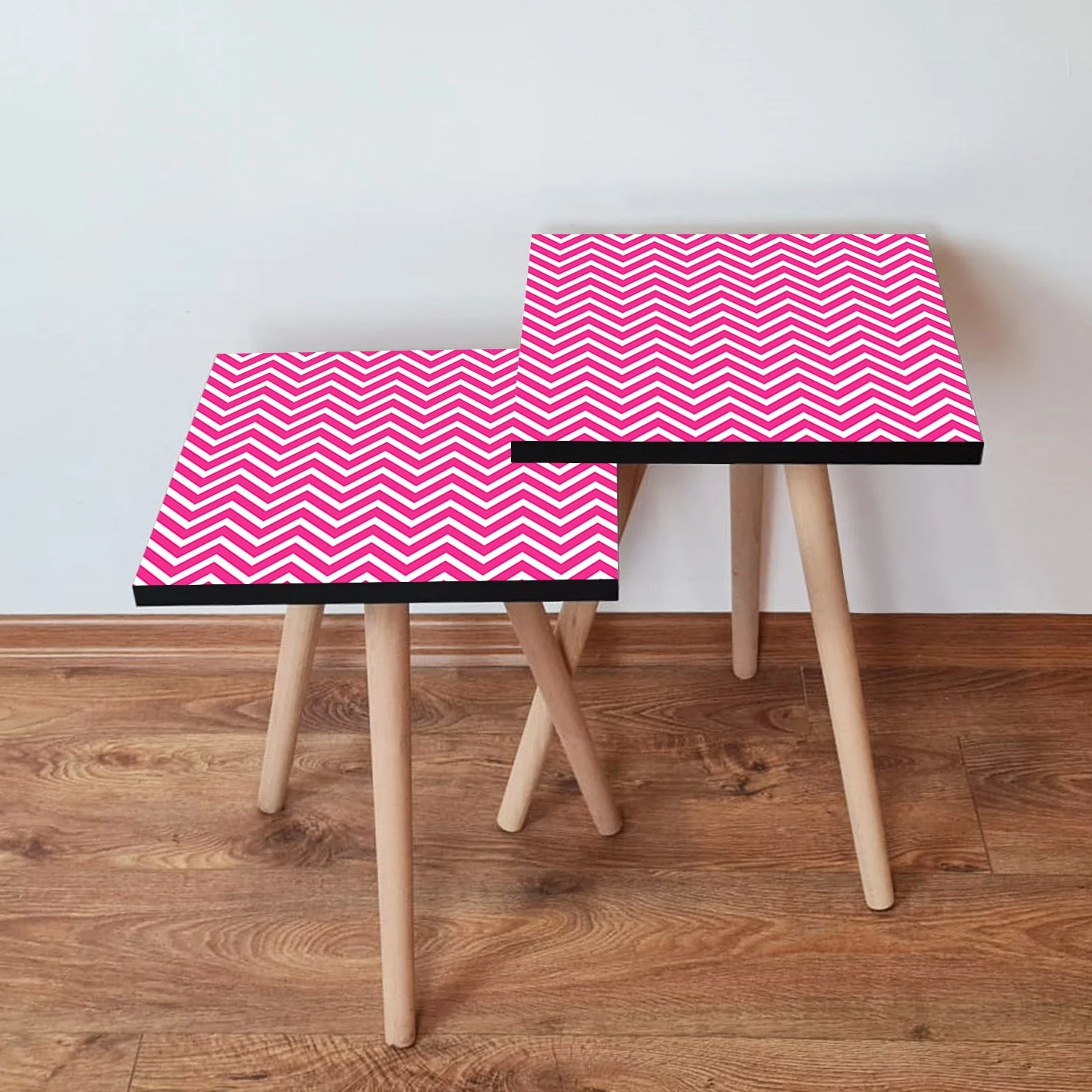 Set tavolinash të vogla, ngjyrë fuchsia dhe e bardhë, Skye Decor, 2 copë, 2Shp242