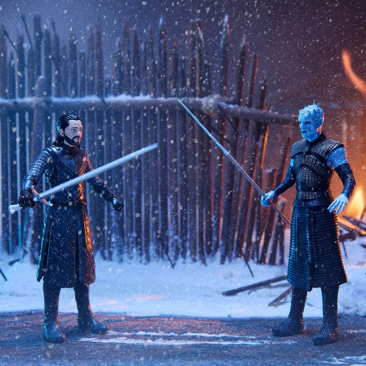 Figurinë NOBLE COLLECTION Bendyfig Game of Thrones Night King 18 cm, me shtizë akulli, blu/zezë