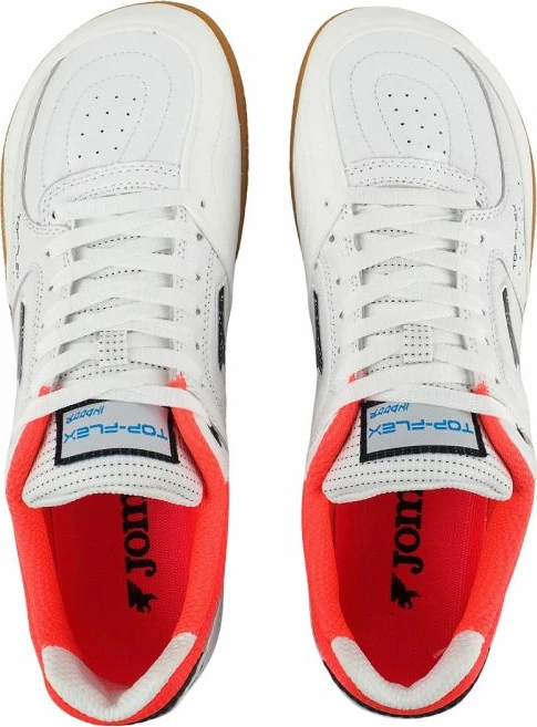 Atlete futbolli për meshkuj Joma, të bardha