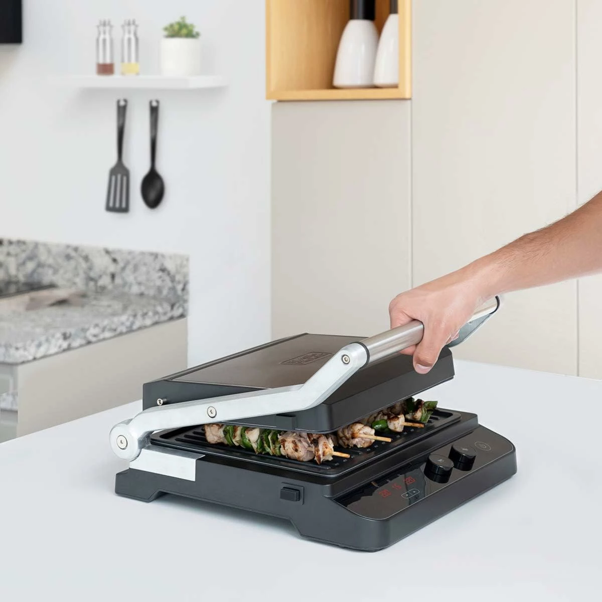 Grill kontakti Black&Decker BXGR2000E 2000W, 29×26 cm, i zi