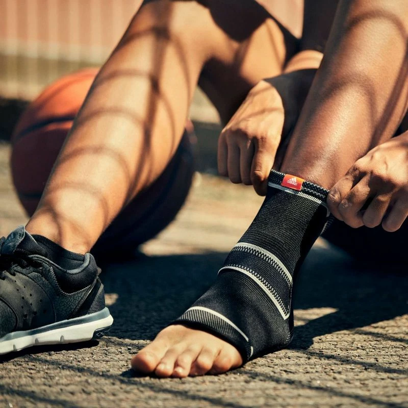 Shirit stabilizues kyçi adidas, i zi