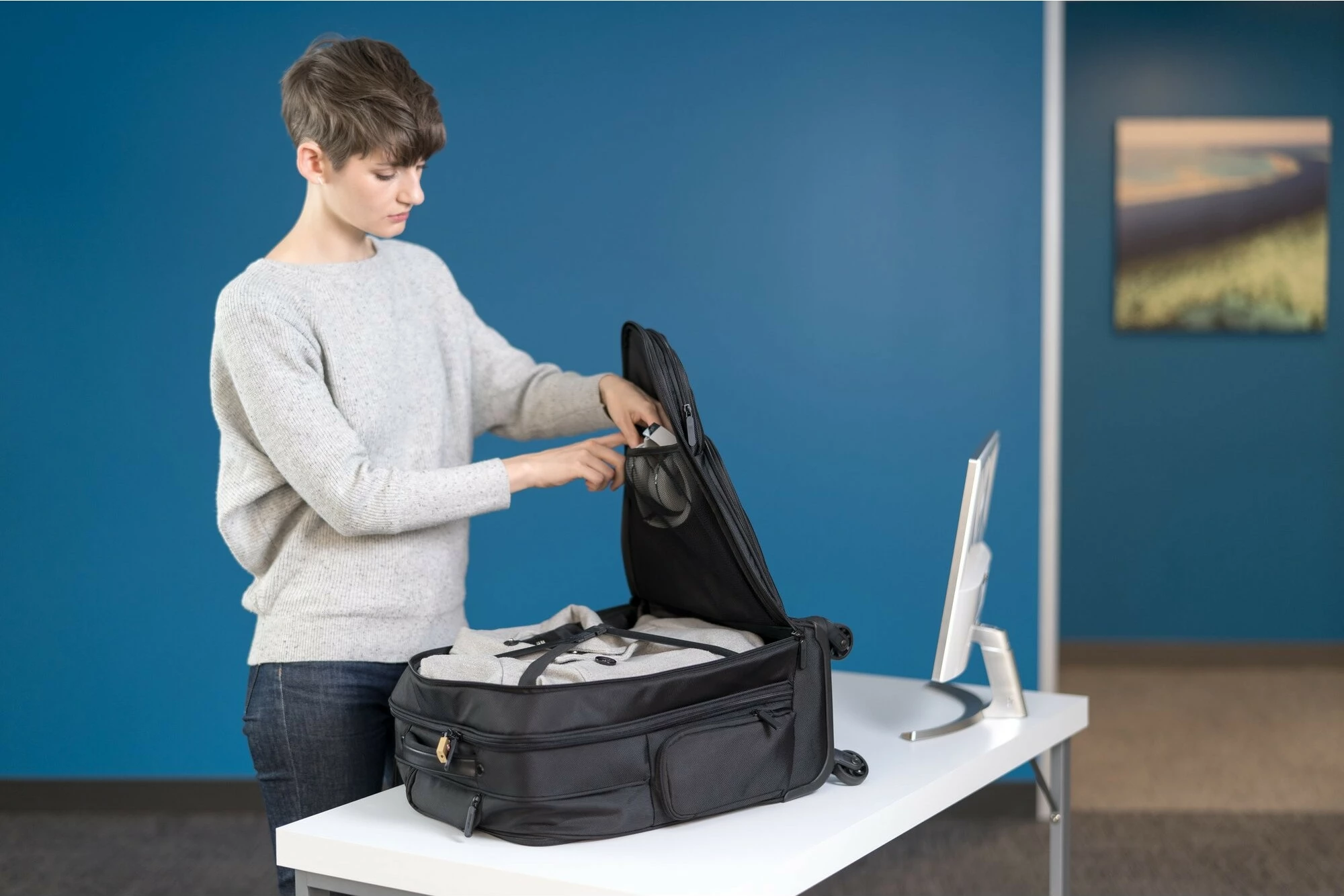 Trolley Kensington Contour 2.0 Pro Overnight Laptop Spinner, 17 inch, e zezë