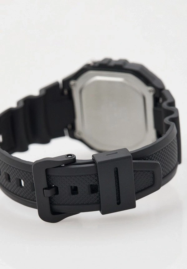 Orë dore Casio W-218H-1AV, e zezë