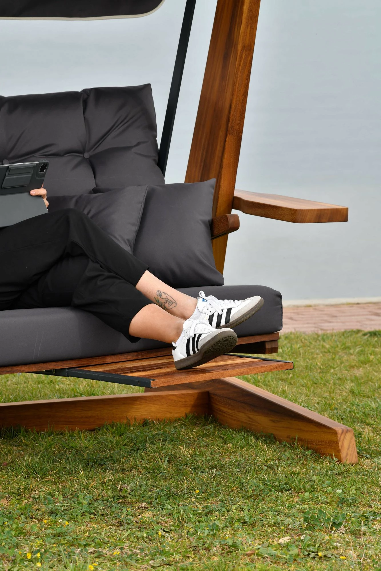 Karrige lëkundëse treshe për kopsht, ngjyrë antracit, Skye Decor Luna Deluxe 2600