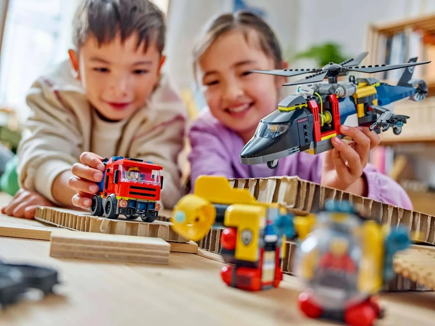 Set LEGO City 60462, Helikopter, Kamion Zjarrfikës dhe Nëndetëse