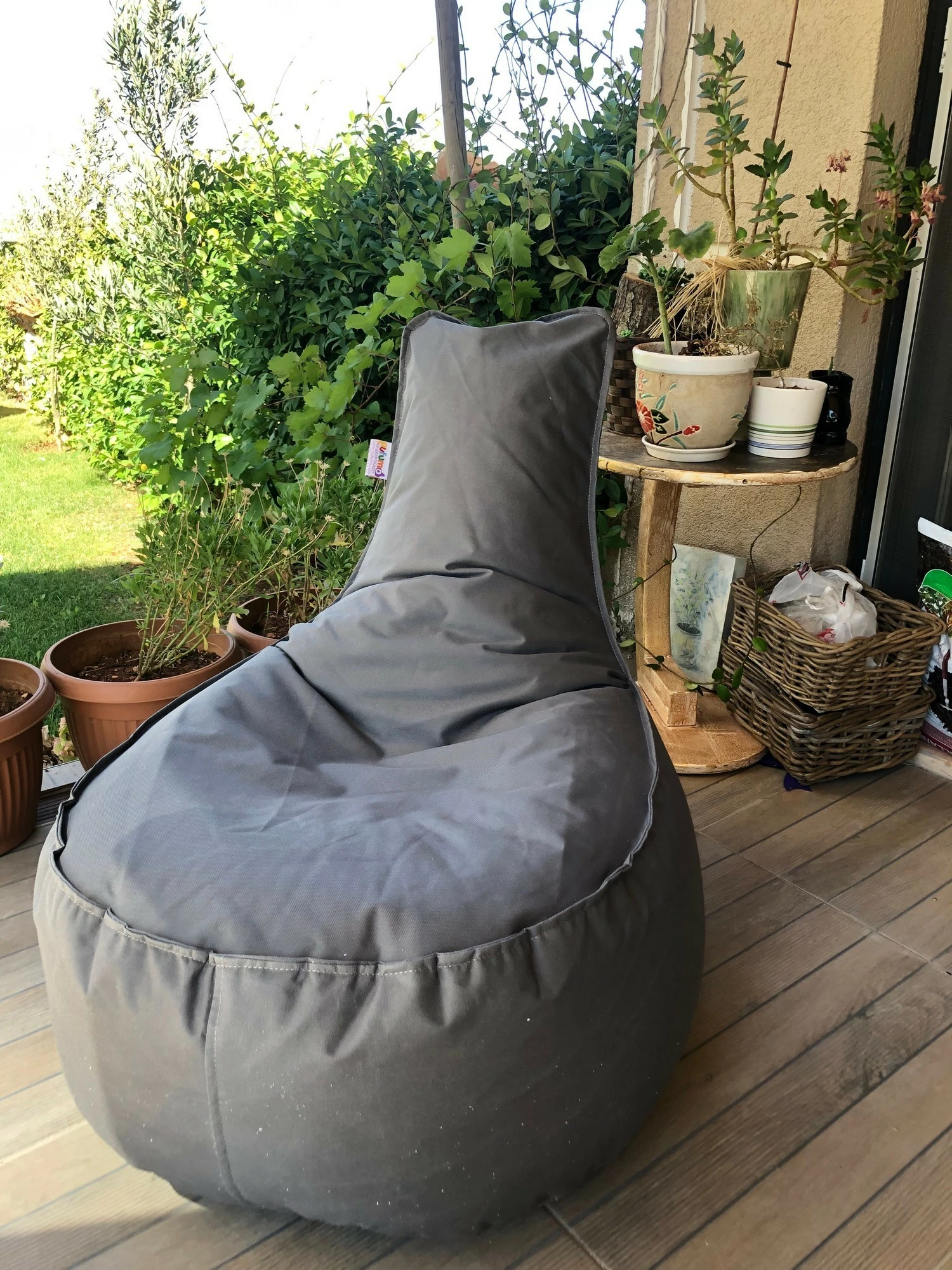 Qese ulëse gri, Atelier del Sofa, Aktif