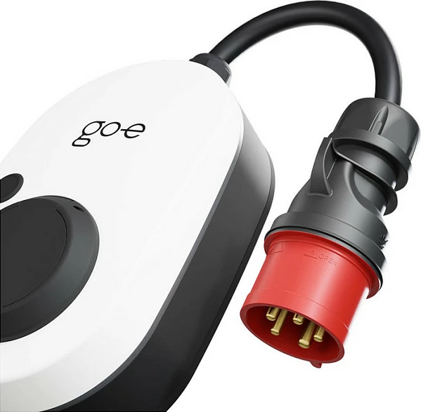 Karikues për veturë elektrike go-eCharger Gemini flex, 22 kW, Type 2, 32A 3-fazor, Wi‑Fi/RFID, bardhë/zezë