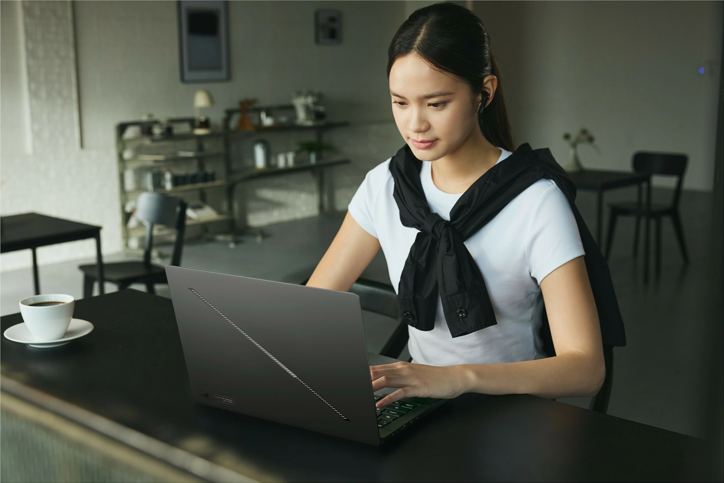 Laptop gaming ASUS ROG Zephyrus G14 GU405AW-SY033W, Ultra 9 386H, 64GB RAM, 2TB SSD, GeForce RTX 5080 16GB, 14" 2880x1800, Windows 11 Home, Eclipse Gray