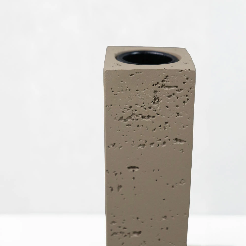 Mbajtës qirinjsh FLUX I, rrëshirë, ngjyrë kafe, 12x4x16cm