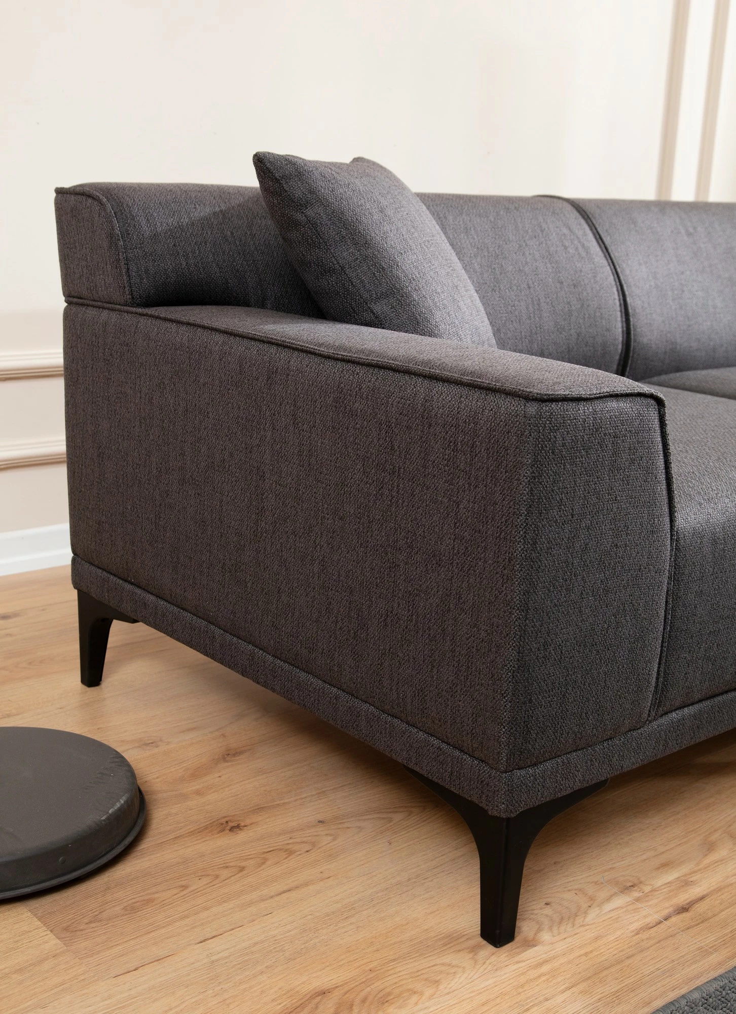 Këndare Petra R, ngjyrë antracit, Atelier del Sofa