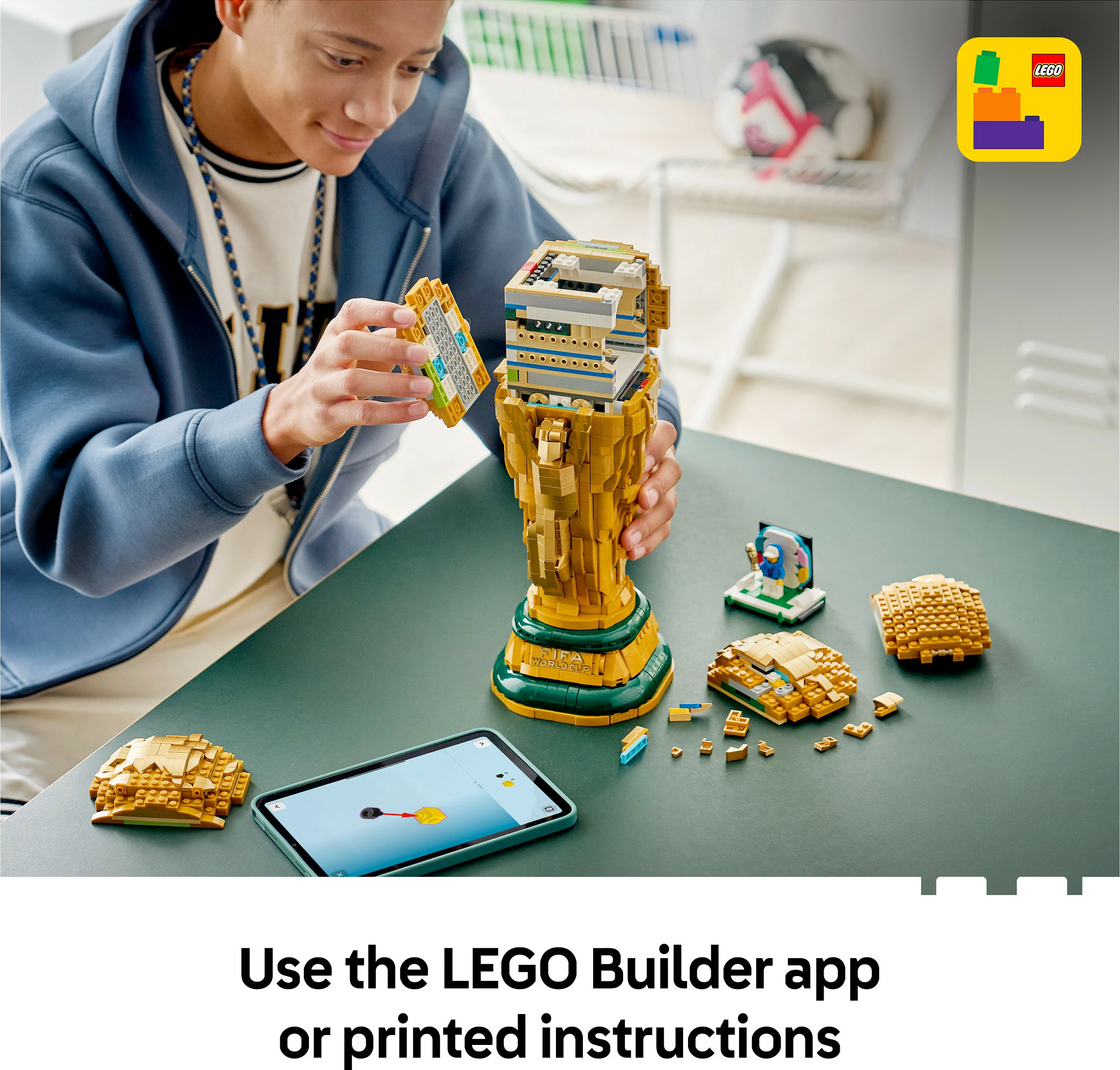 Set ndërtimi LEGO FIFA World Cup Official Trophy 43020, 2842 copë, shumëngjyrësh