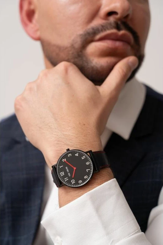 Orë dore për meshkuj Paul Lorens, e zezë