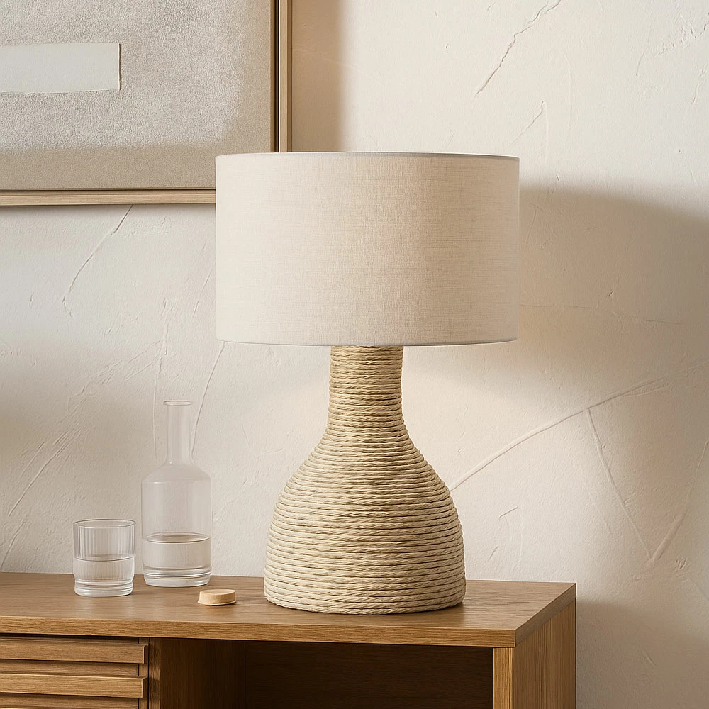 Llambë tavoline SIKINOS, litar natyral, pëlhurë bezhë, 30x30x54cm