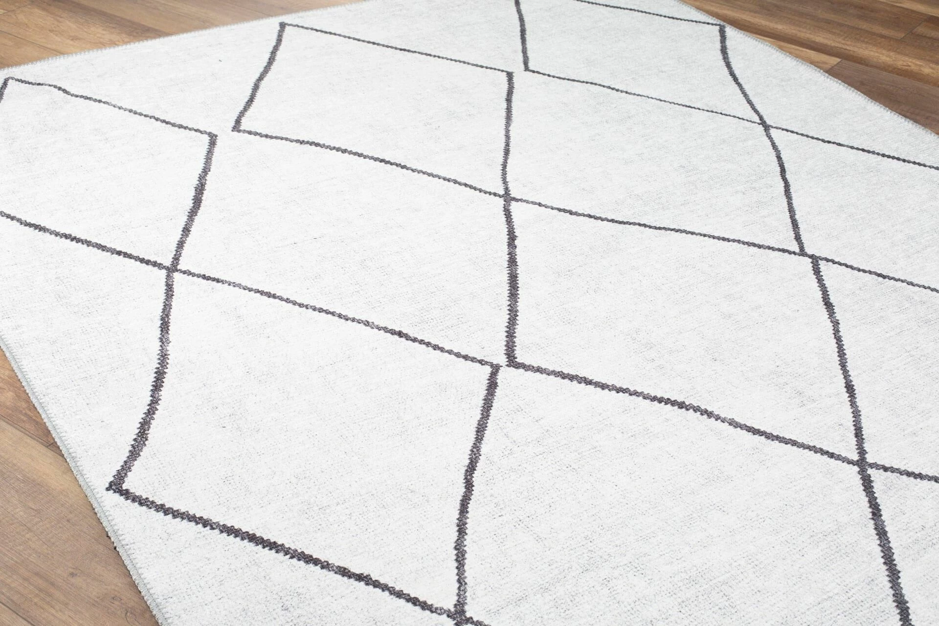 Qilim (150 x 230) Conceptum Hypnose, Soul Chenille - i bardhë AL 338