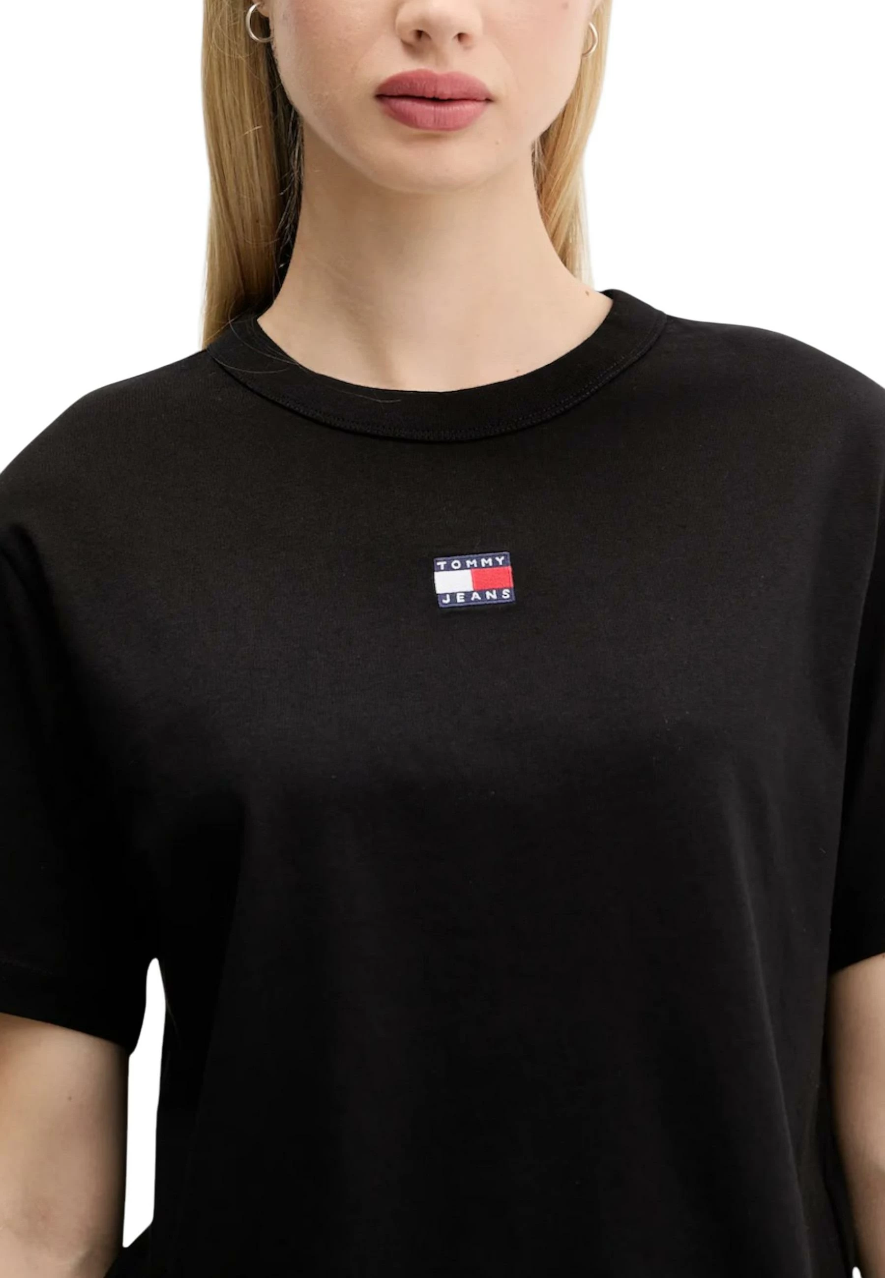 Maicë për femra Tommy Hilfiger Jeans TJW BXY BADGE TEE EX DW0DW22202, e zezë [Madhësia: S]