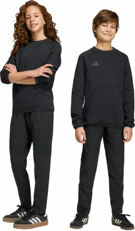 Pantallona sportive për fëmijë adidas Tiro 26 Travel JM5556, të zeza