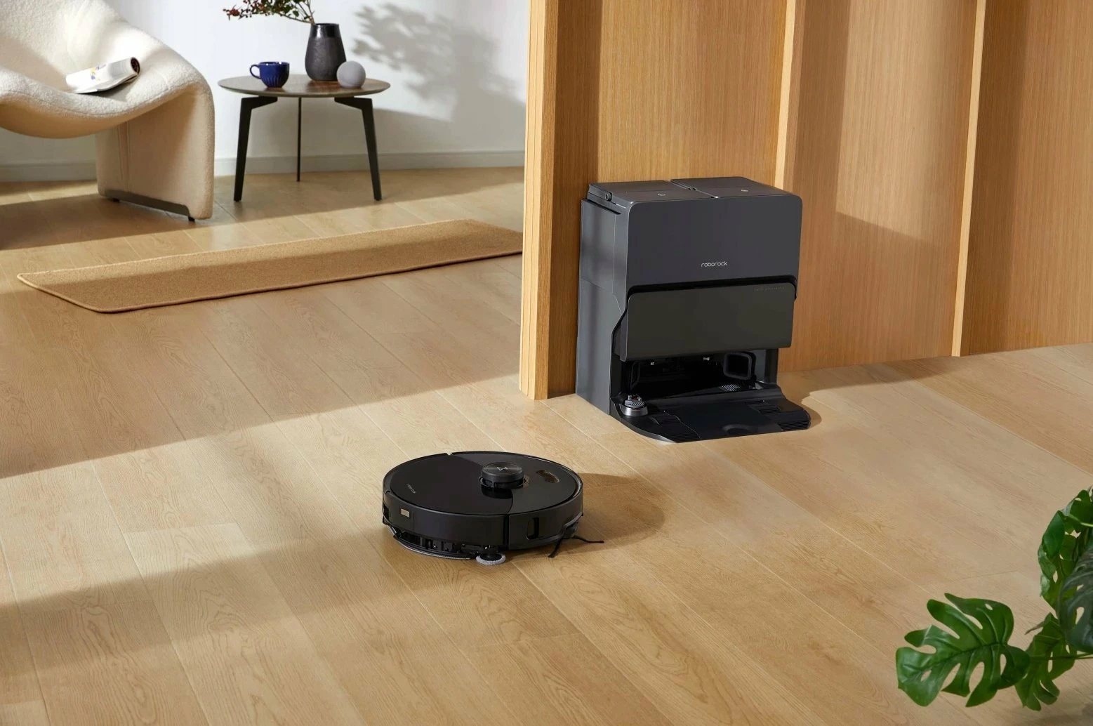 Robot pastrimi Roborock S8 MaxV Ultra 10000Pa me stacion zbrazjeje/larjeje, Wi‑Fi, funksion larjeje dyshemeje, i zi