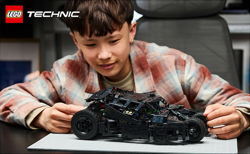 Set ndërtimi LEGO Technic 42239 Batmobile Tumbler, 719 pjesë, Control+, multicolor