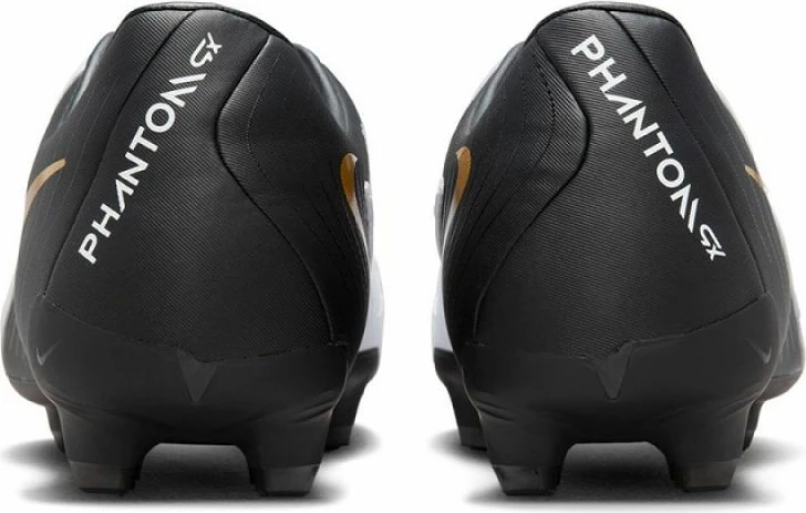 Atlete futbolli Nike për meshkuj, të bardha e të zeza