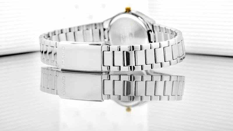 Orë dore për femra Casio, argjend