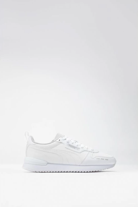 Atlete Puma për meshkuj, të bardha